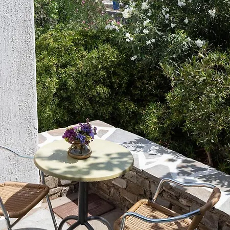 Ragousis * Parikia (Paros)