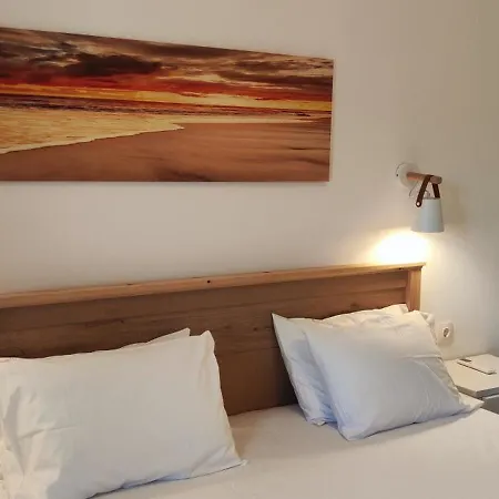 Ragousis * Parikia (Paros)