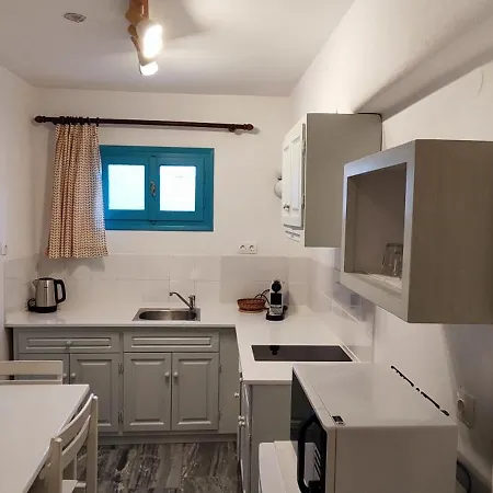 Ragousis * Parikia (Paros)